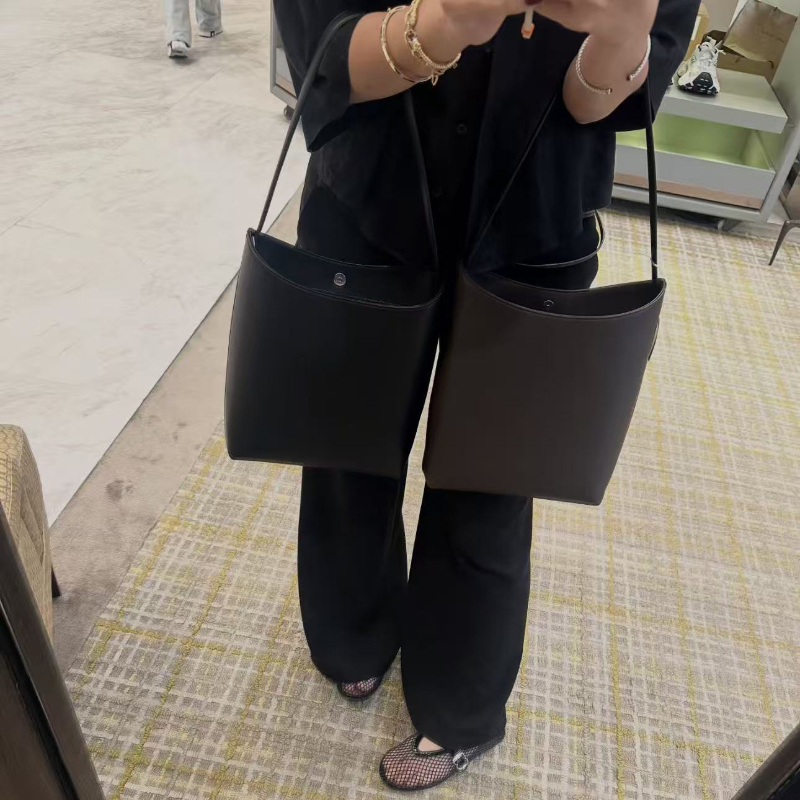 Fashion Smiley-Mouth Shoulder  - Luxury Bags Sales review and price