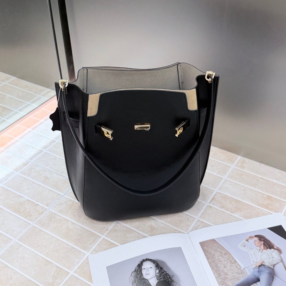 New Bucket Bag Old Money Wind  - Luxury Bags Leather review and price