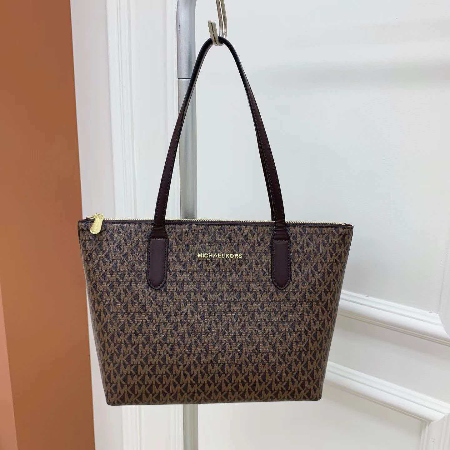 Michael Kors Vincent Printed W - Luxury Bags Michael Kors review and price