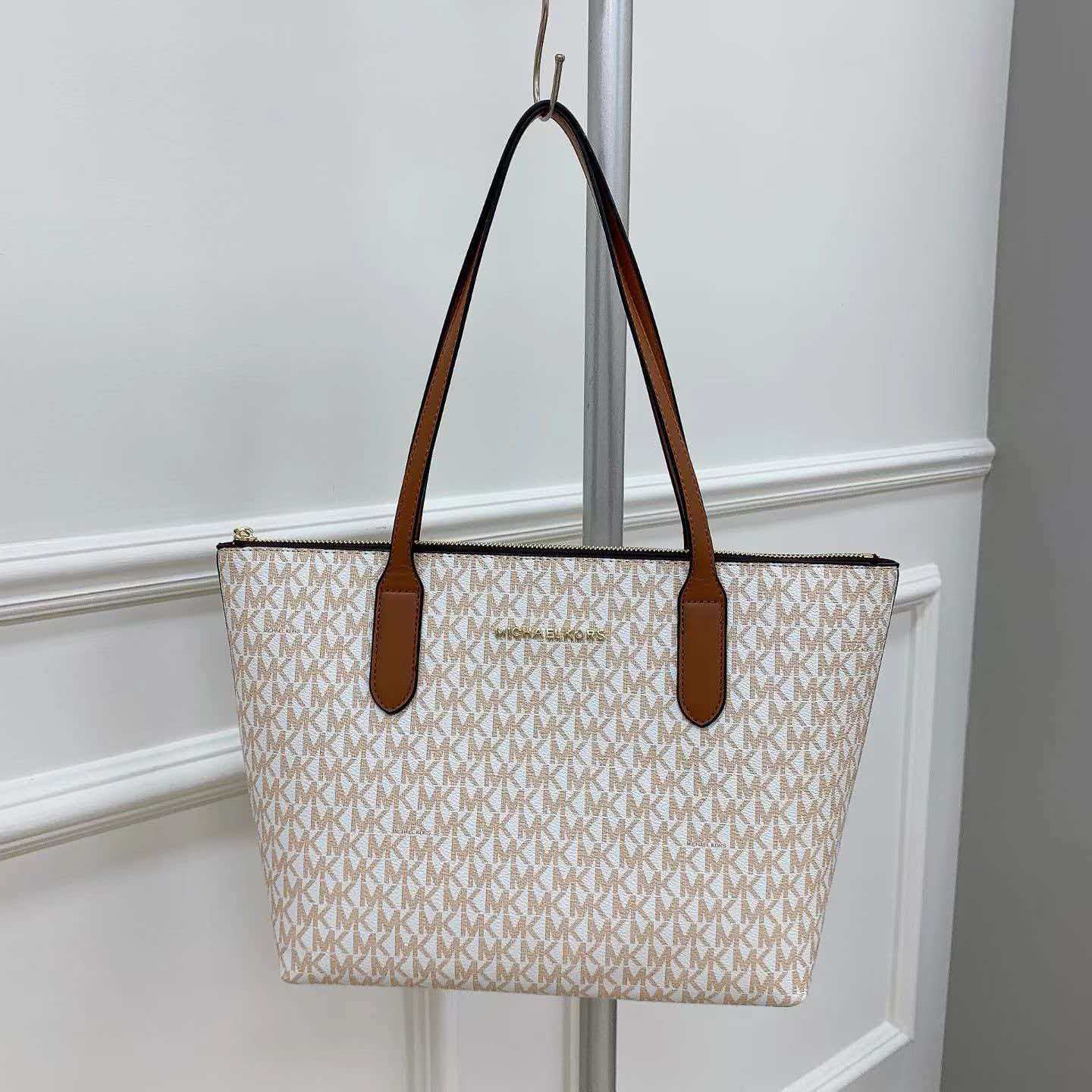 Michael Kors Vincent Printed W - Luxury Bags Michael Kors review and price