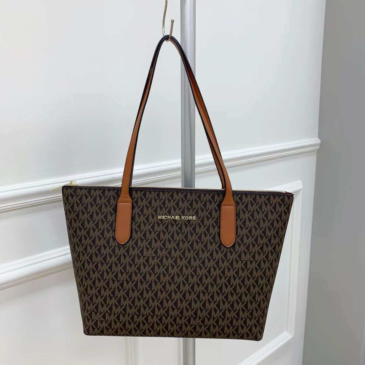 Michael Kors Vincent Printed W - Luxury Bags Michael Kors review and price
