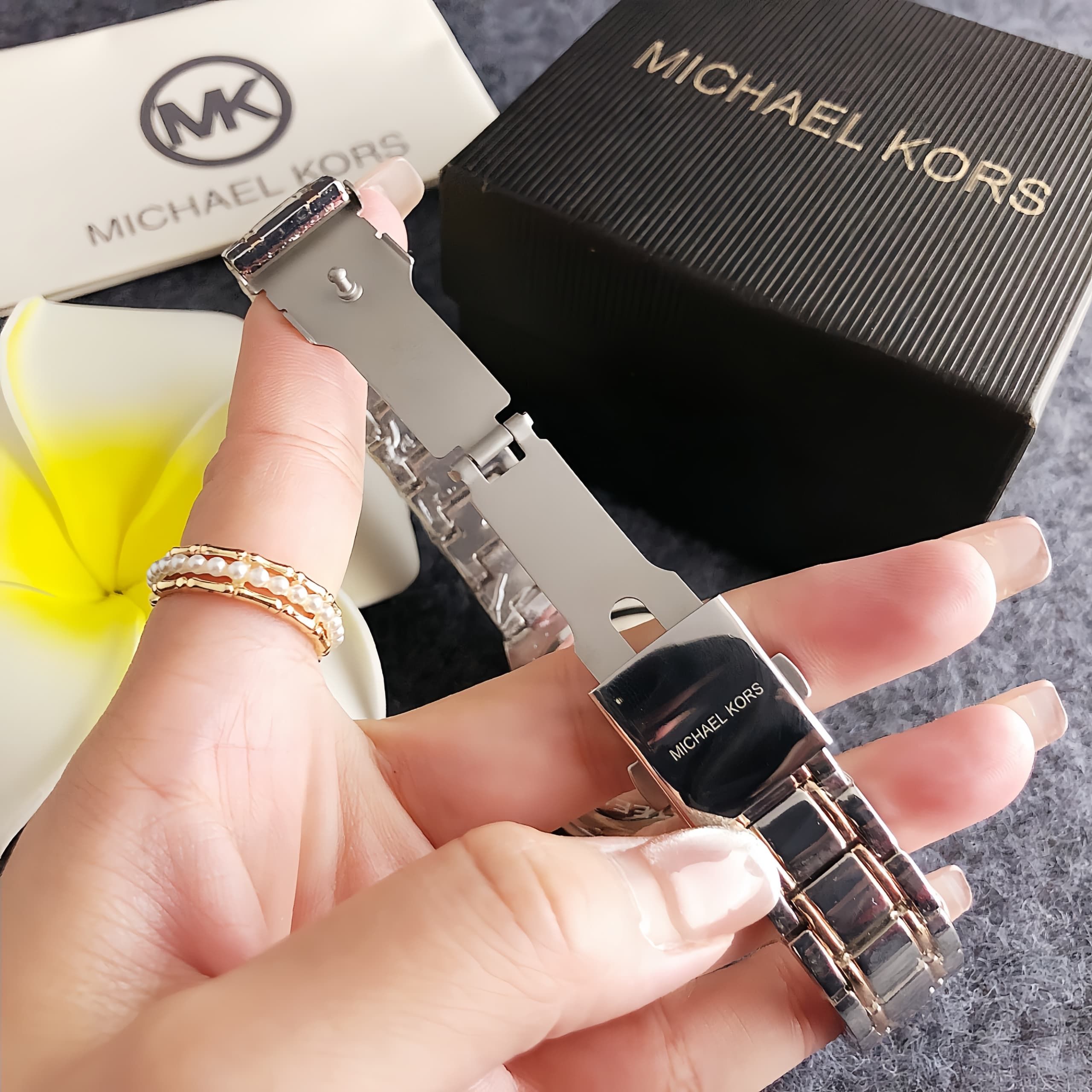 Brand new Michael Kors women's - Luxury Bags Michael Kors review and price